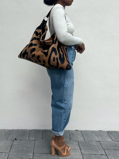 Round Wide-Leg Jeans