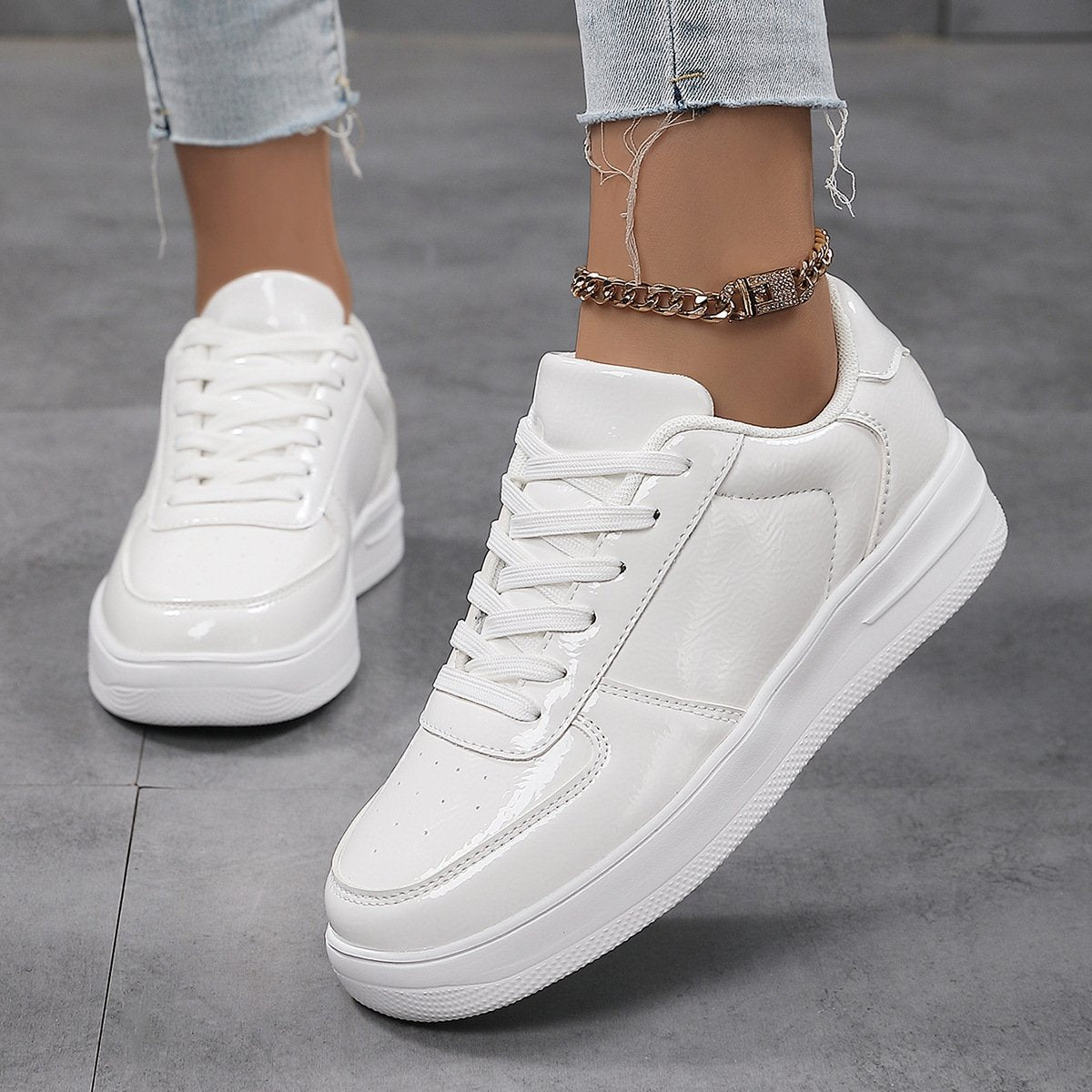 Women's Casual Lace Up Sneakers